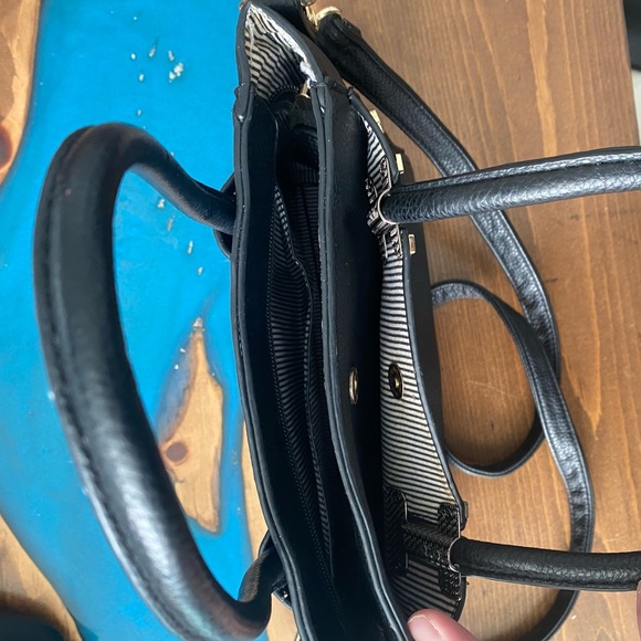 Black and Gold Leather Purse | 2-In-1 Purse Set - Picture 10 of 10